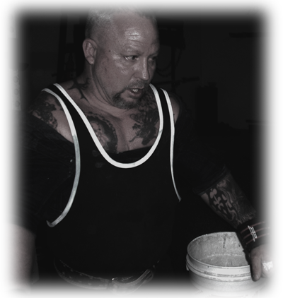 Steve before his first 600 lb bench press